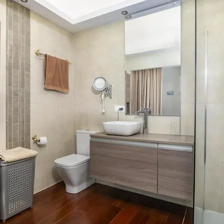 Elegant With Pool And Terrace Marbella Area *